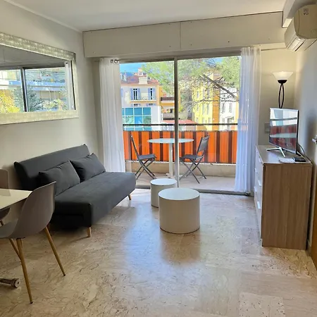 2 Pieces Centre Apartment